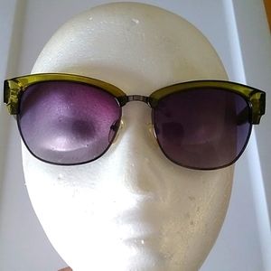 Lucky Brand Green Black Square Plastic Sunglasses, Smoke Lens Driftwood